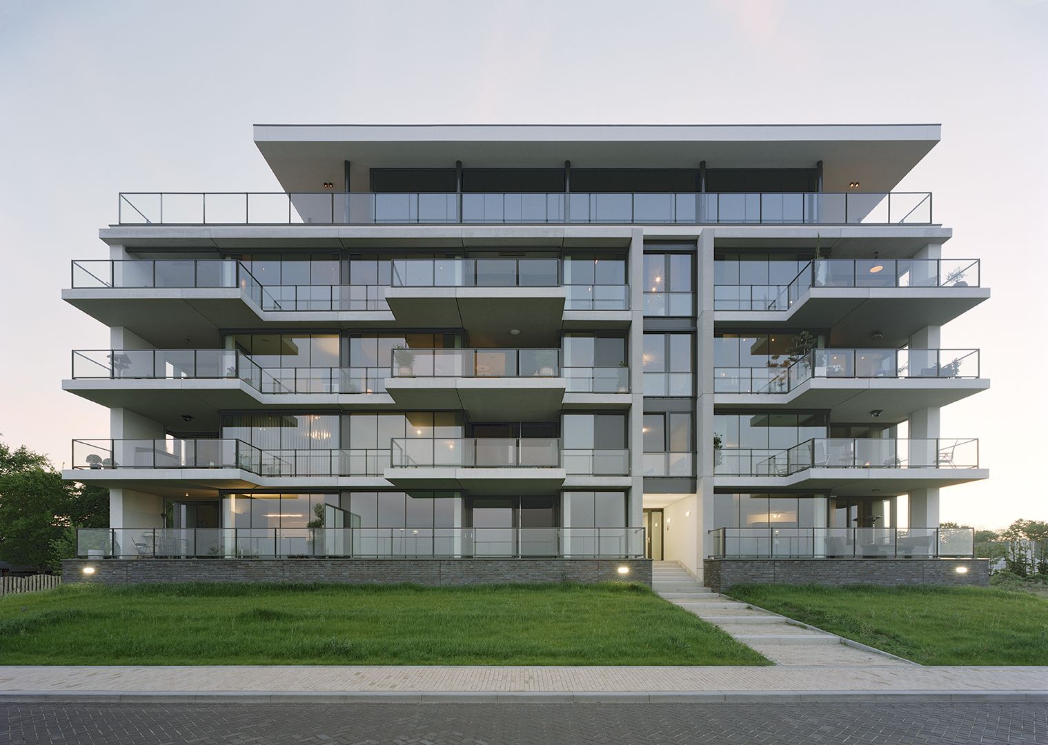 Urban villa aan de Maas  - Hanssum / Neer , Engelman Architecten