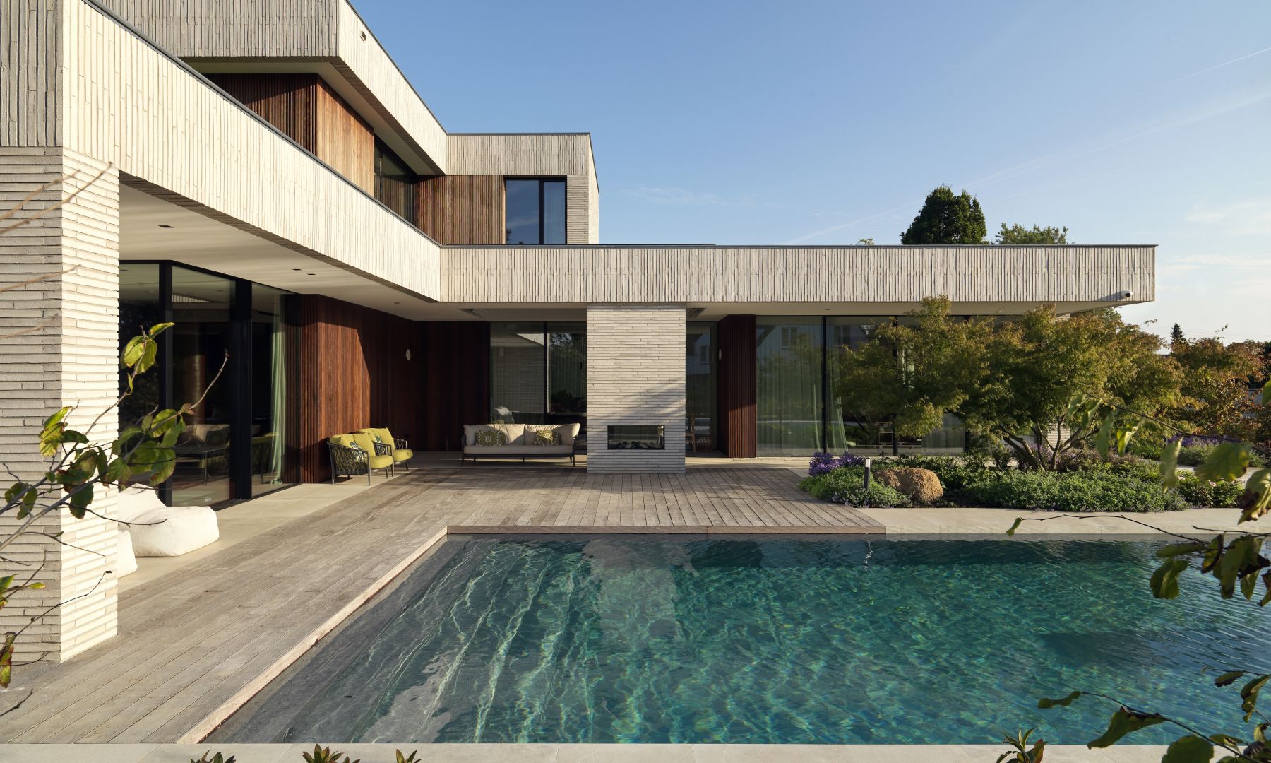 Gezinsvilla boordevol contrast  - , Engelman Architecten