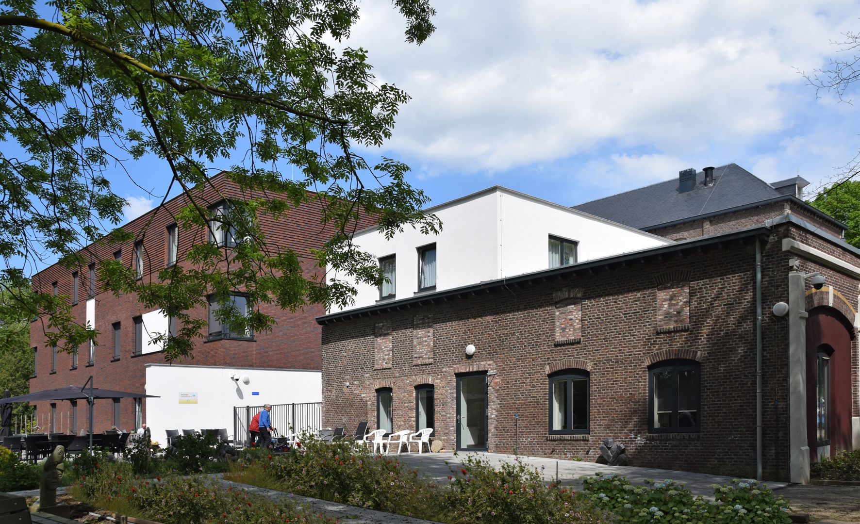 Missiehuis en zorgcentrum De Keerderberg  - Cadier en Keer , Engelman Architecten